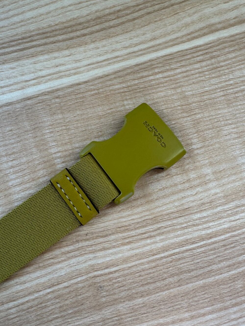 Authentic Coach Sprint Belt Bag 24" Signature Leather - Chartreuse Color - Picture 7 of 14